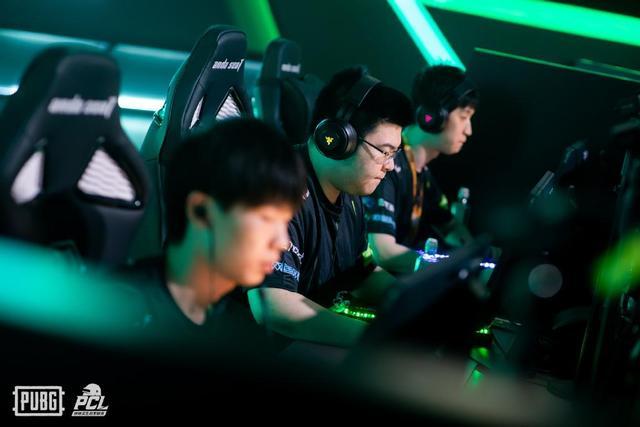 前鋒吉姆尼 前鋒吉姆尼