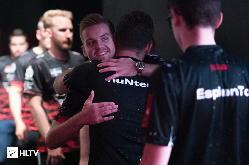 斜向三角 斜向三角